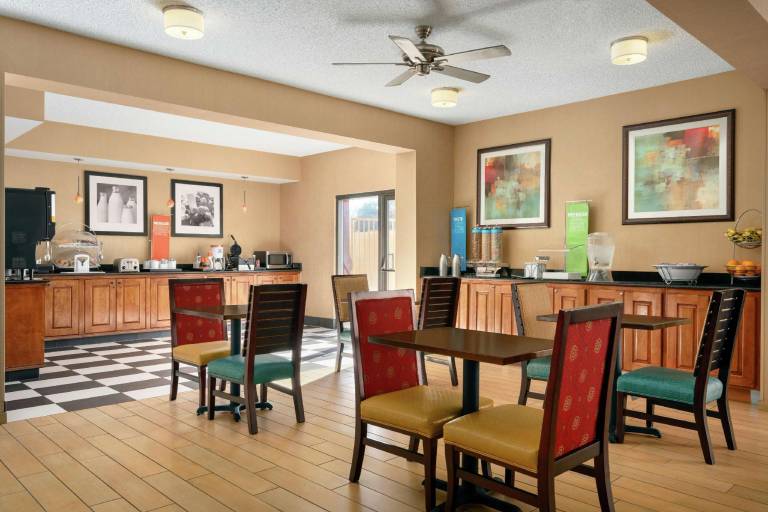 Hampton Inn Phoenix/Chandler — photo 4