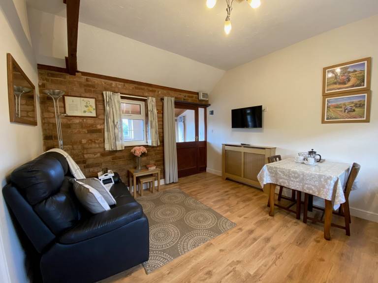 Family-oriented cottage with garden | Pets allowed — photo 2