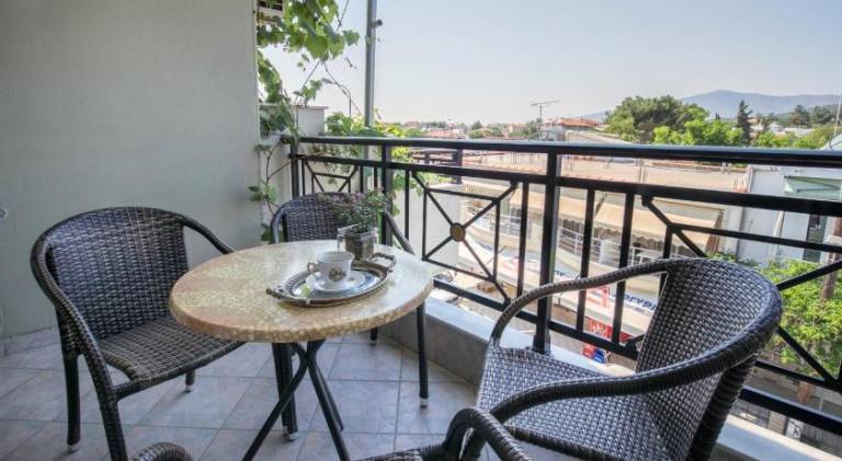 Beautiful rental apartment with patio | Beach nearby | Pets are welcome — photo 2