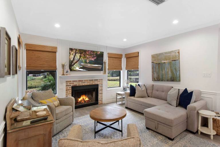 Harbour Oaks, Unit 413 — photo 3