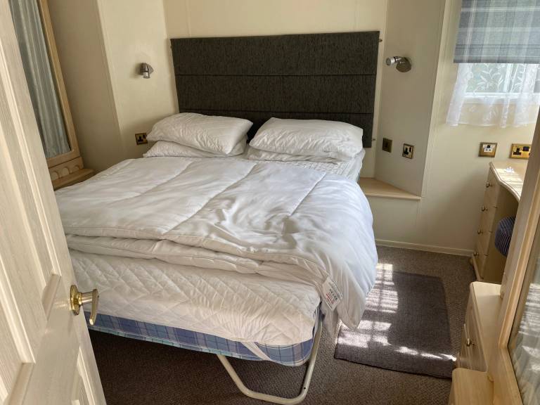 Children-friendly lodge with yard & barbeque | Lake view | Dogs allowed — photo 3