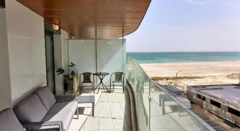 Serviced apartment with pool & terrace — photo 5