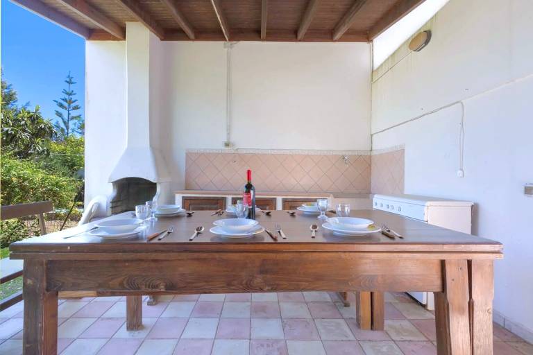 Child-friendly villa with BBQ, yard & terrace | Garden view | Pets are welcome — photo 4