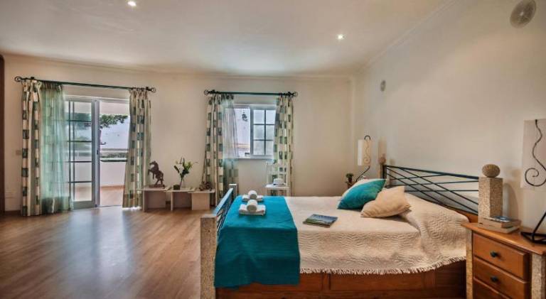 Fully equipped villa with patio, private pool & garden | Suitable for remote work | Pet-friendly — photo 2