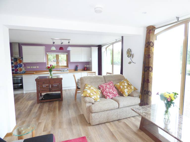 Fully equipped pleasant cottage with yard | Pets are welcome — photo 2
