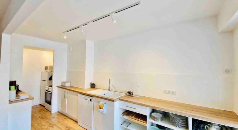 Appartement T3 lumineux - 6 pers - Hypercentre - Climatise - Gare SNCF a 200 m - Parking prive - Mer — photo 3