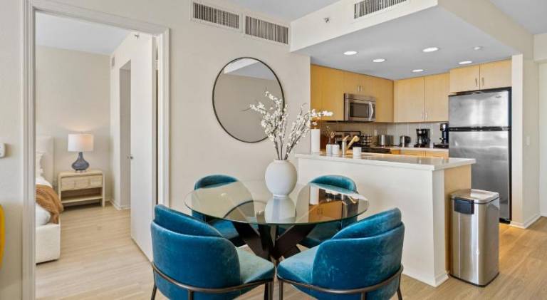 Oceanfront Sanctuary - 1-Bedroom Santa Monica Flat — photo 2