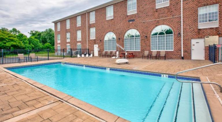 Holiday Inn Express Hotel & Suites Warrenton By IHG — photo 4