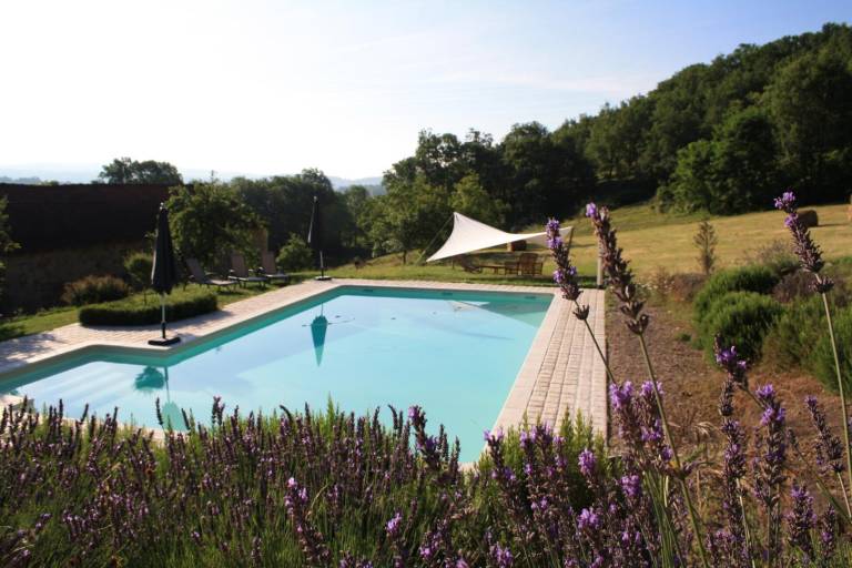 Gite with terrace, barbecue & yard — photo 2