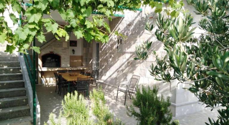 Vacation home with pool — photo 3