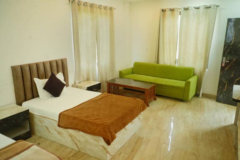 Hotel Satyam and Restaurant — photo 2