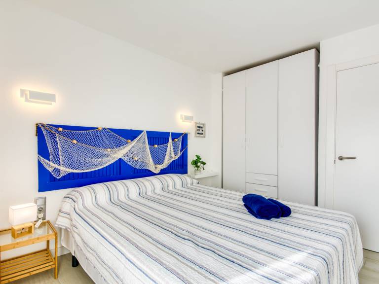 Fully equipped holiday apartment with patio | Sea view | Next to the beach | Pet-friendly — photo 5