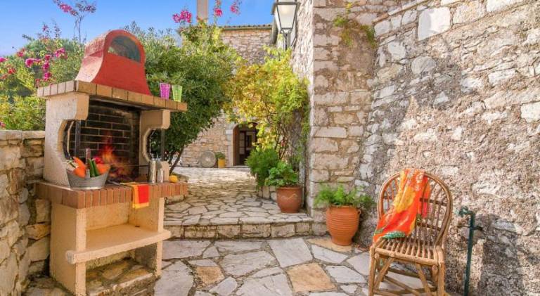 Fully equipped villa with terrace, private pool & grill | Suitable for remote work | Pets are welcome — photo 5