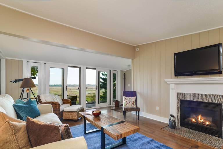 Cottage  Douglas
