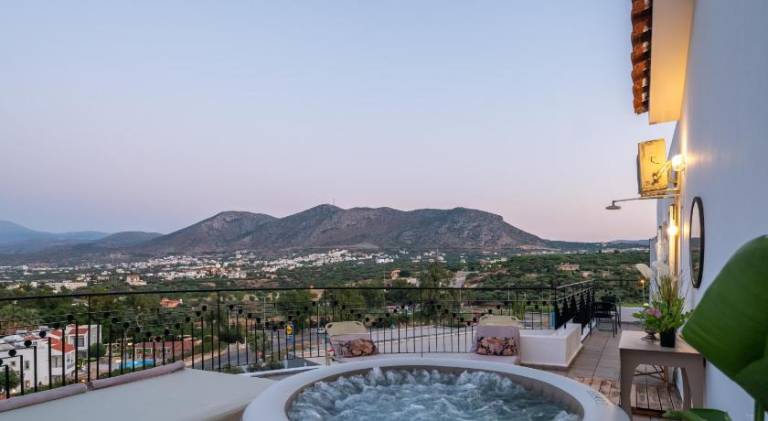 Fully equipped pleasant villa with jacuzzi, yard & patio | Good for workation | Pets are welcome — photo 3