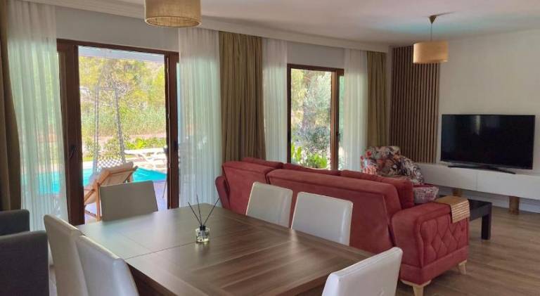 Villa with private pool, BBQ & garden — photo 3
