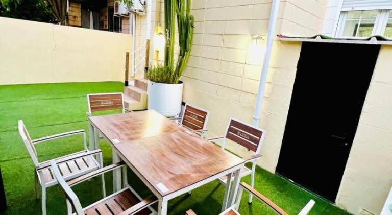Vacation home with patio & garden — photo 5