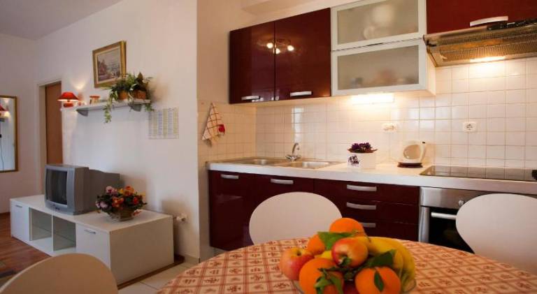 Rental apartment with patio & garden | Next to Diocletian's Palace — photo 3