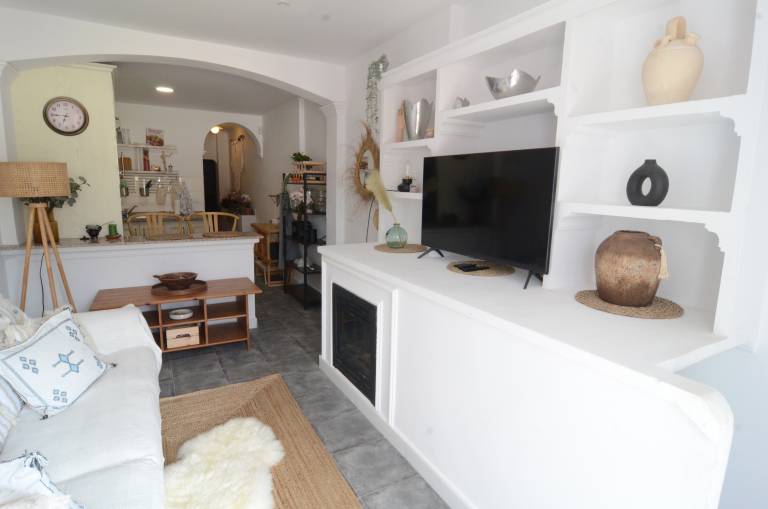 House with hot tub, patio & private pool | Mountain view | Suitable for remote work | Dogs allowed — photo 4
