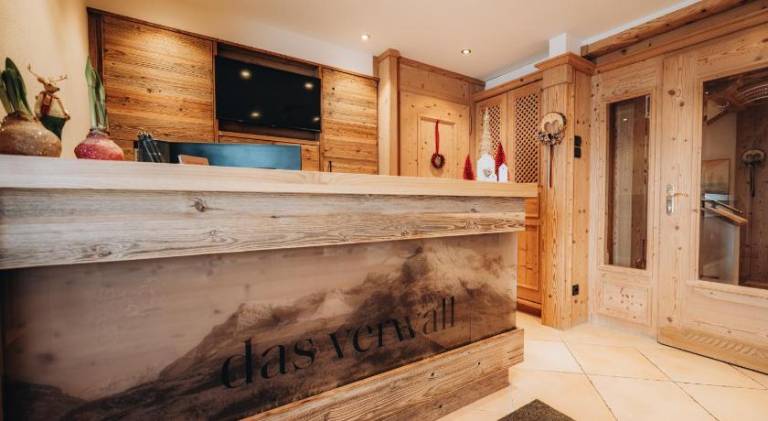 Wonderful serviced apartment with terrace, pool & garden | Close to the ski | Pets are welcome — photo 3