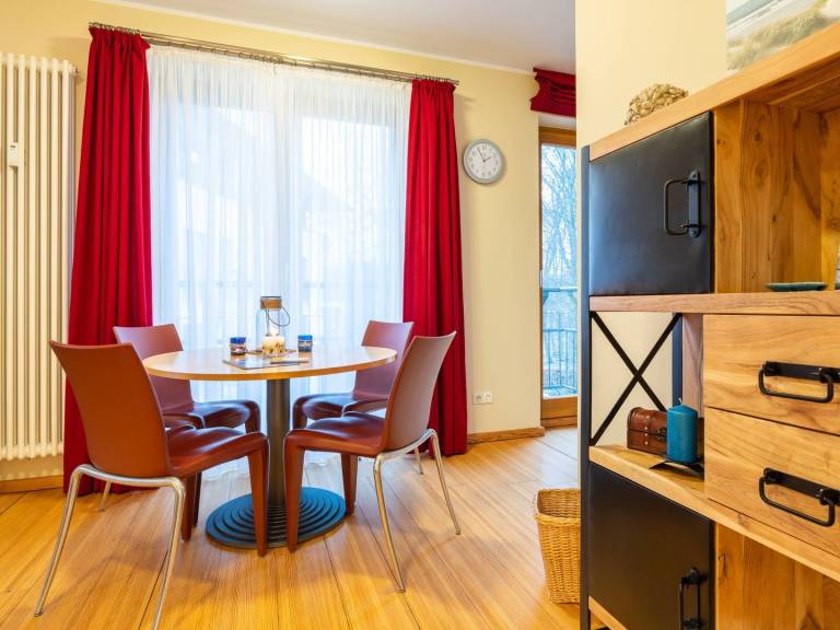 Appartement mit 1 Schlafzimmer und Balkon — photo 2