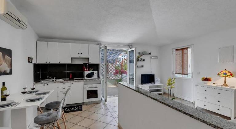 Rental apartment with garden — photo 3