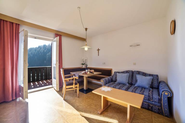 Rental apartment with yard | Mountain view in San Leonardo in Passiria