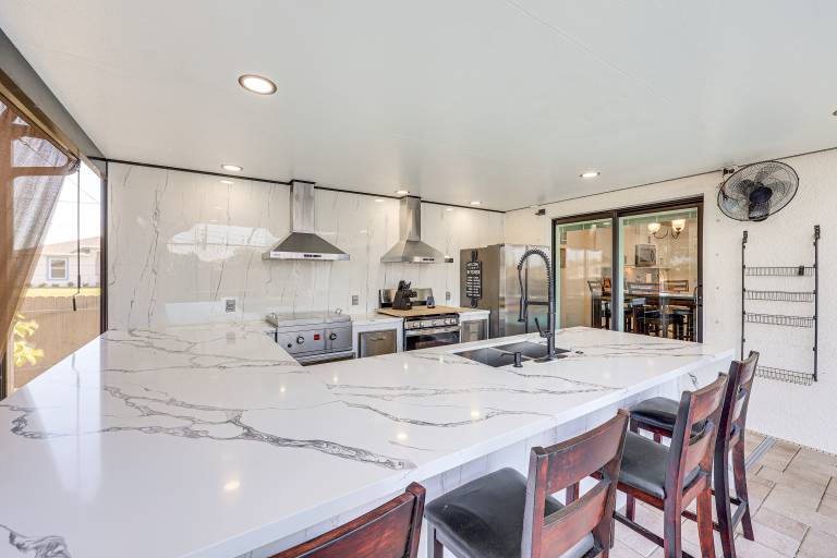 Heated Pool & Outdoor Kitchen: Cape Coral Home — photo 5