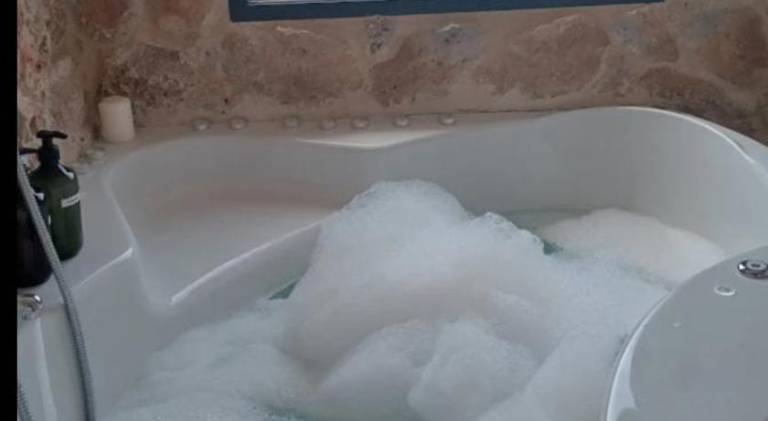 Vacation home with jacuzzi | Pets allowed in Badajoz
