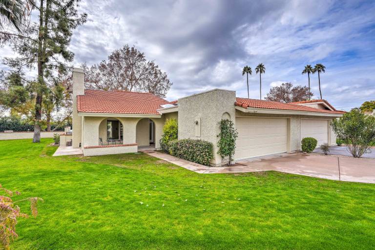 Luxury Scottsdale Vacation Rental w Patio