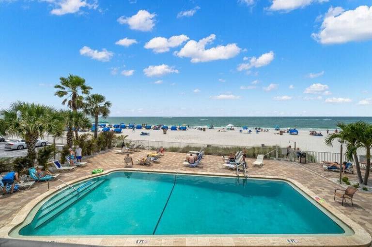 Condo Madeira Beach
