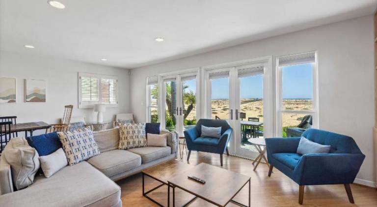 Beach Break by AvantStay Oceanfront View Patio — photo 3
