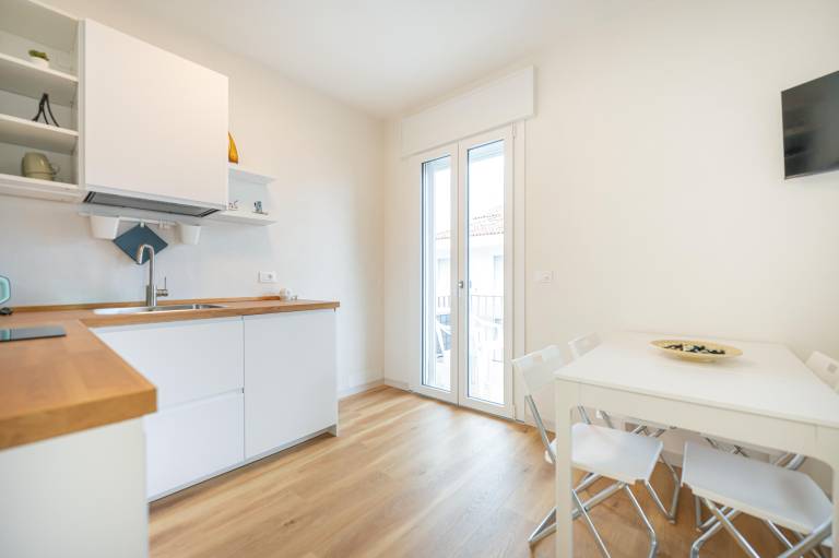 Apartment with patio | Sea view — photo 4