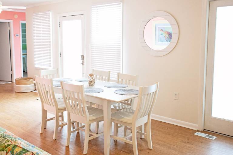Lorraine's Beach Cottage — photo 5