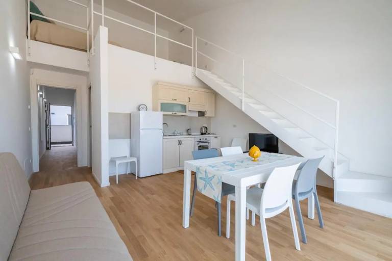 Family-friendly rental apartment with patio | Water view | Next to the beach | Pets are welcome — photo 3