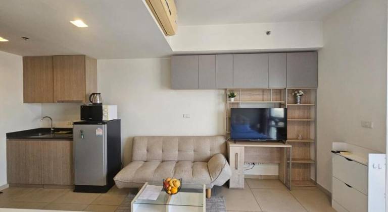 Nice apartment with pool | Close to Walking Street | Pets are welcome in Chonburi
