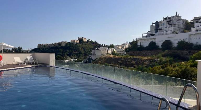 Ample rental apartment with pool & terrace | Pets allowed — photo 4