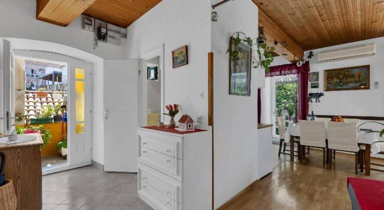 Holiday apartment with 3 rooms for 6 persons — photo 5