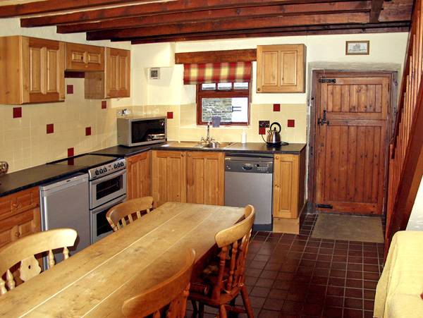 Cottage with hot tub, sauna & garden — photo 4