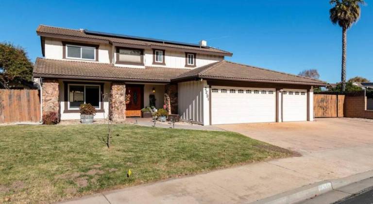 Vacation home with 4 rooms for 11 persons in Santa Maria, CA