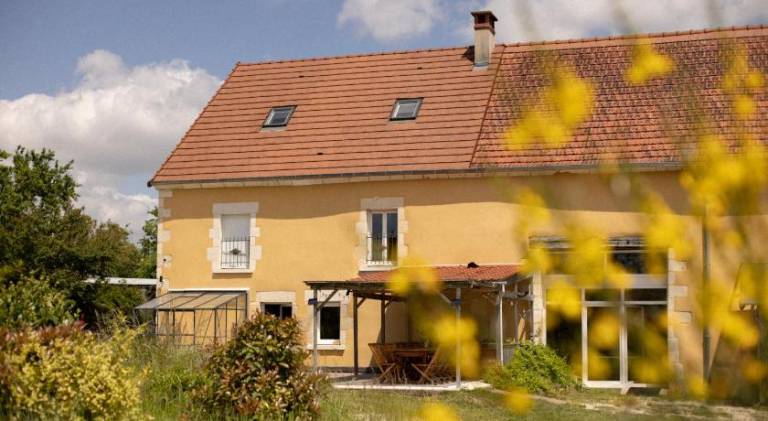 Vacation home with pool | Pets are welcome in Bourges