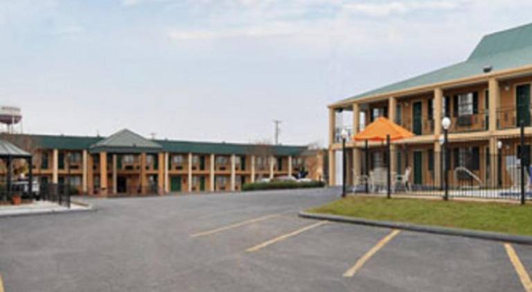 Days Inn by Wyndham Natchitoches — photo 2