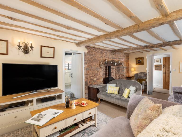 Family-friendly cottage with jacuzzi, yard & patio | Pets allowed — photo 4