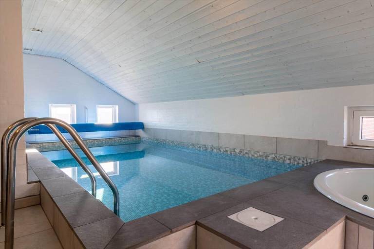 Fully equipped beautiful vacation home with pool, hot tub & patio | Beach nearby | Pets are welcome — photo 2