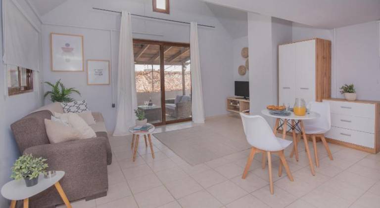 Vacation home with patio | Good for workation | Dogs allowed in Rhodes