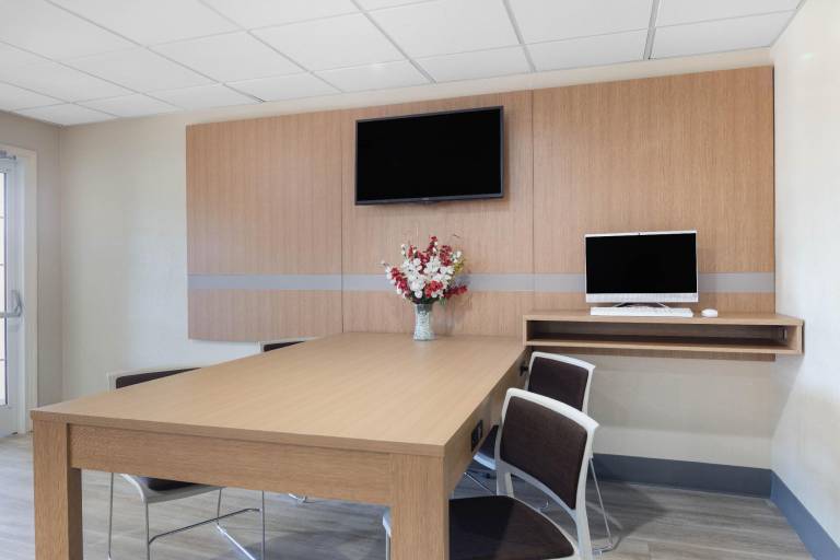 Microtel Inn & Suites by Wyndham Florence — photo 4