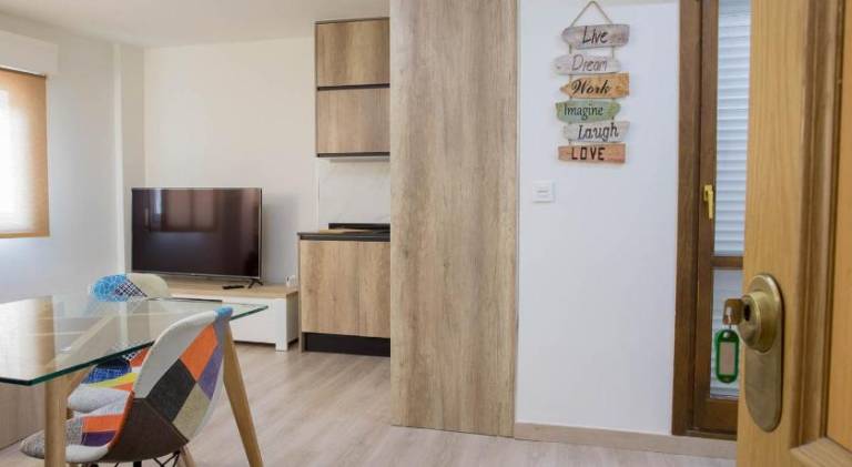 Rental apartment with patio | Next to Cathedral-Basilica of Our Lady of the Pillar — photo 4