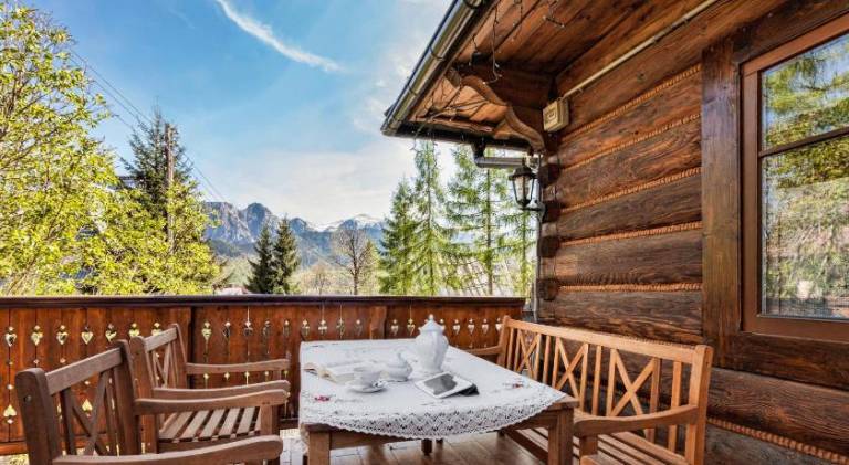 Chalet with 5 rooms for 14 persons in Koscielisko