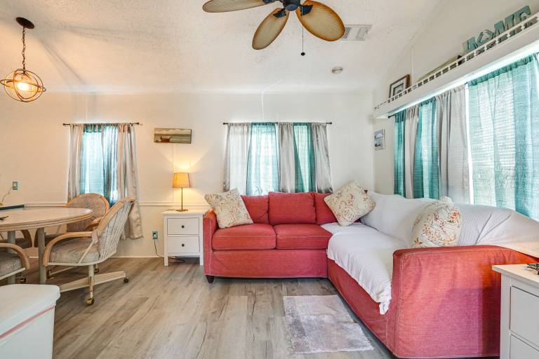 Snowbird Escape w/ Pools! 6 Mi to Dtwn Sarasota in Sarasota, FL