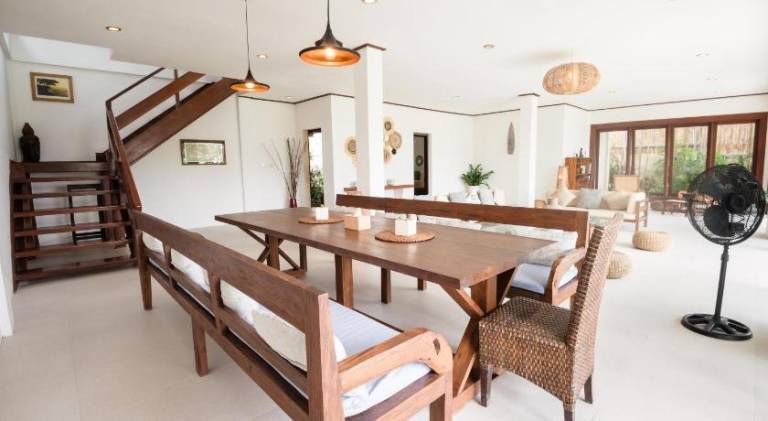 Villa with private pool, barbecue & yard — photo 4